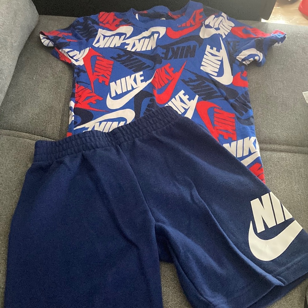 Boys nike short set